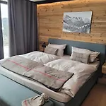 아파트 Alpinchalet Bergahorn - Luxerioese Mit Sauna Und Grosser Terrasse 바이트나우