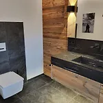 아파트 Alpinchalet Bergahorn - Luxerioese Mit Sauna Und Grosser Terrasse 바이트나우
